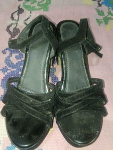 High heels sandal