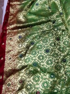 Heavy work Red &amp; Green Banarasi Silk Saree