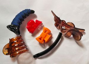 Total 6 Hair Accessories