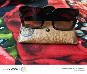 Stylish Square Sunglasses with Rhinestone Accents