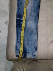 Stylish Men's Blue Washed Jeans