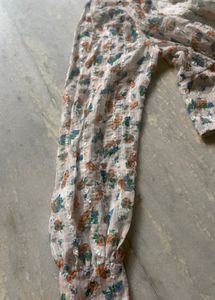 combo of Floral Print Puff Sleeve Top and off whit