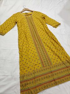 Yellow Printed Kurta with Multiple Styling Options