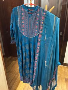 Yuris Kurta With Dupatta &amp; Gulmohar