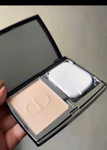 dior compact