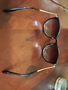 Chic Black Framed Sunglasses