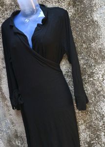 QB. BLACK WRAP TOP