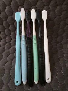 Colgate Toothbrushes (Set of 6)