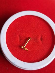 Elegant Gold Nose Pin