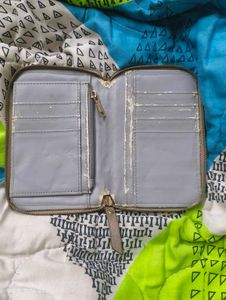 Caprese Wallet