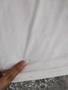 Stylish White Graphic T-shirt