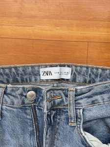 Light Wash Distressed Hem Jeans