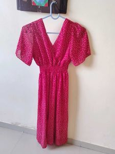 Chic Red V-Neck Midi Dress