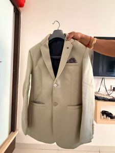 Stylish Beige Blazer - Perfect for Any Occasion