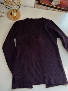Chic Cardigan with Unique Clasp
