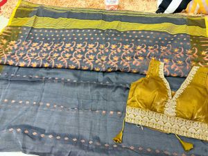 Elegant Grey Dhakai Jamdani Saree only