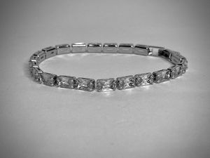 Elegant Crystal Tennis Bracelet 💎
