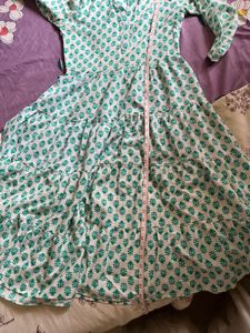 White &amp; Green Printed Ethnic Gown