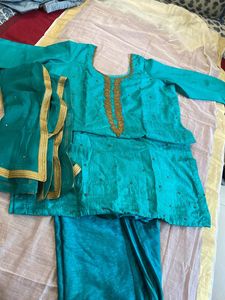 Readymade Suit Set With Lining