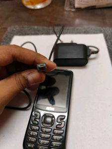 Spice M-5363 Keypad Mobile Phone.