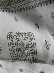 Elegant Ethnic Print white saree