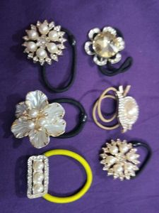 Set of 6 Embellished Hair Ties 🤩