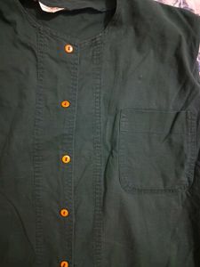 Green Sleeveless Button-Up Top