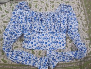 Blue Floral Puff Sleeve Crop Top