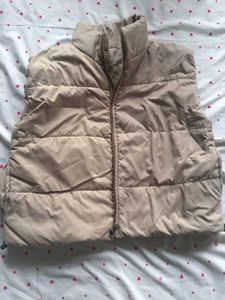 Korean beige cut sleeve puffer crop jacket