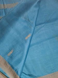 i am selling never wear saree