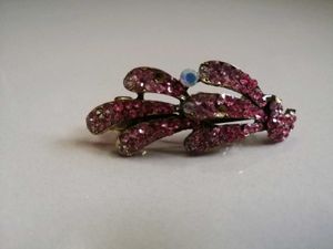 Sparkling Pink Leaf Hair Clip