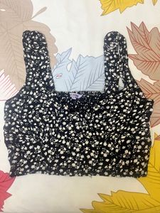 Cute crop top!