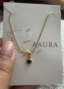 Elegant Gold Pendant Necklace