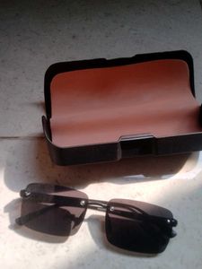 unisex Stylish Sunglasses with Case