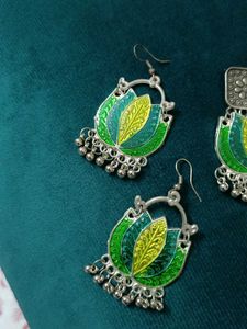 Beautiful Lotus Design Necklace With Earrings