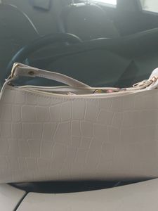 Trendy Attractive White Sling Purse