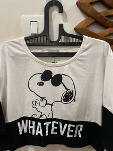Oversized Snoopy Cropped Top - Trendy!