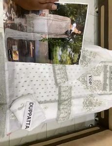 !!Sale!! Ivory Pakistani Article (Fully Stitched)