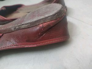 Traditional Leather Juttis - Women's size 5