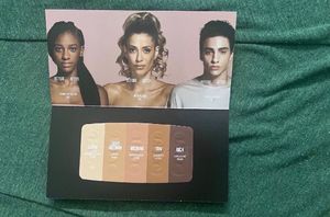 HUDA Beauty Makeup Swatch Palette