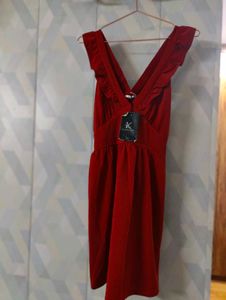 Chic Red Ruffled V-Neck Mini Dress