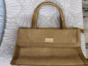 Metro Handbag
