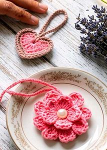 Premium Crochet Flower & Heart Gift Set