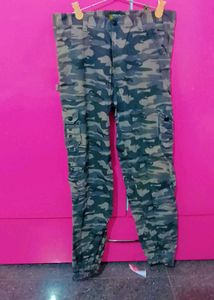 Route 66 Camo Shorts - Size 36