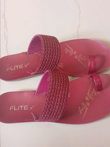Flat Chappal