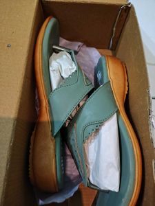 Stylish Green Flip-Flop Sandals