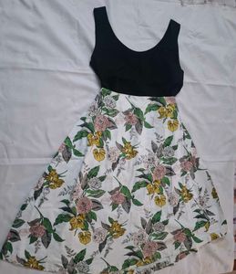 Floral Print Midi skirt