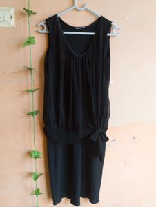 ❤️Elegant Black Dress with Tie Detail❤️