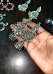 Elegant Jewelry Set with Earrings &amp; Ring