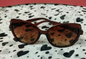 Stylish Brown Cat-Eye Sunglasses
